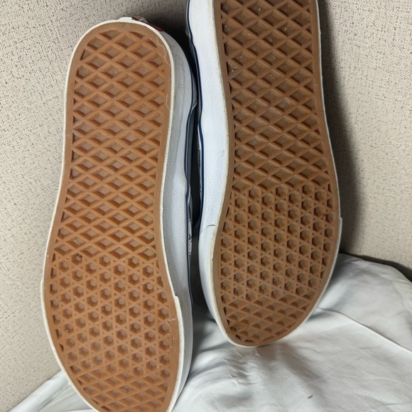 Vans Gray and White Los Angeles Slip-On Shoes - Picture 2 of 5
